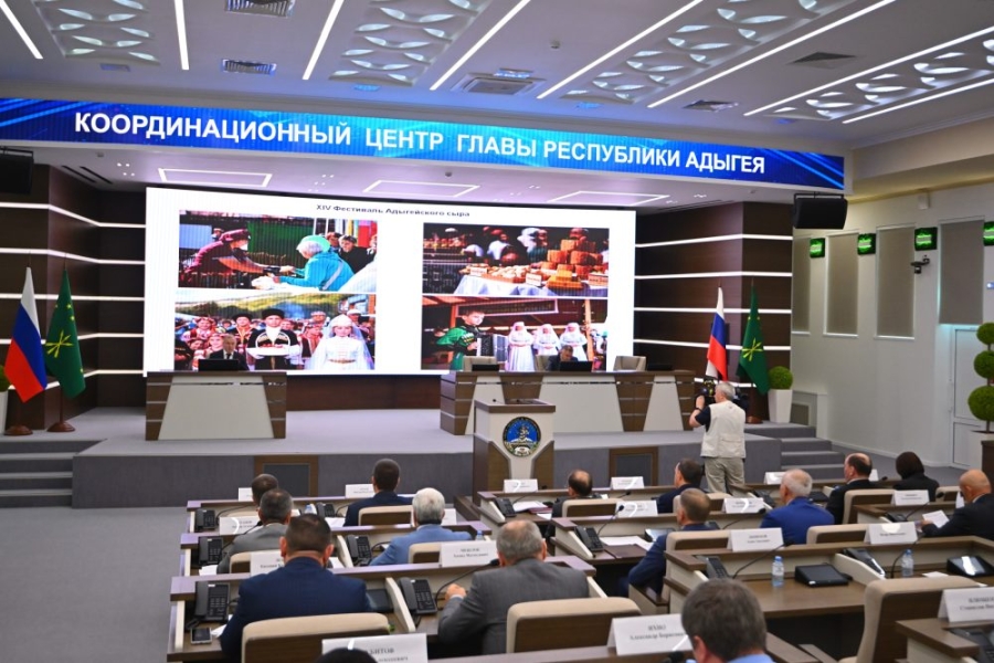 В Адыгее рассмотрели вопросы проведения госзакупок и стоимости жилья для детей-сирот